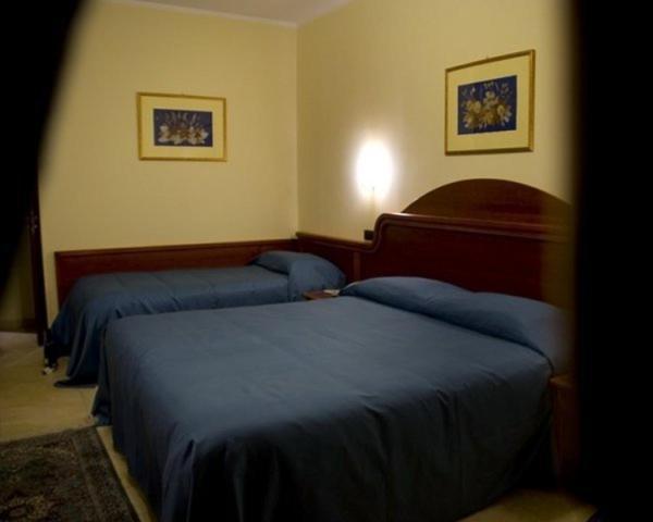 Hotel Duca Di Calabria Serra San Bruno Bagian luar foto