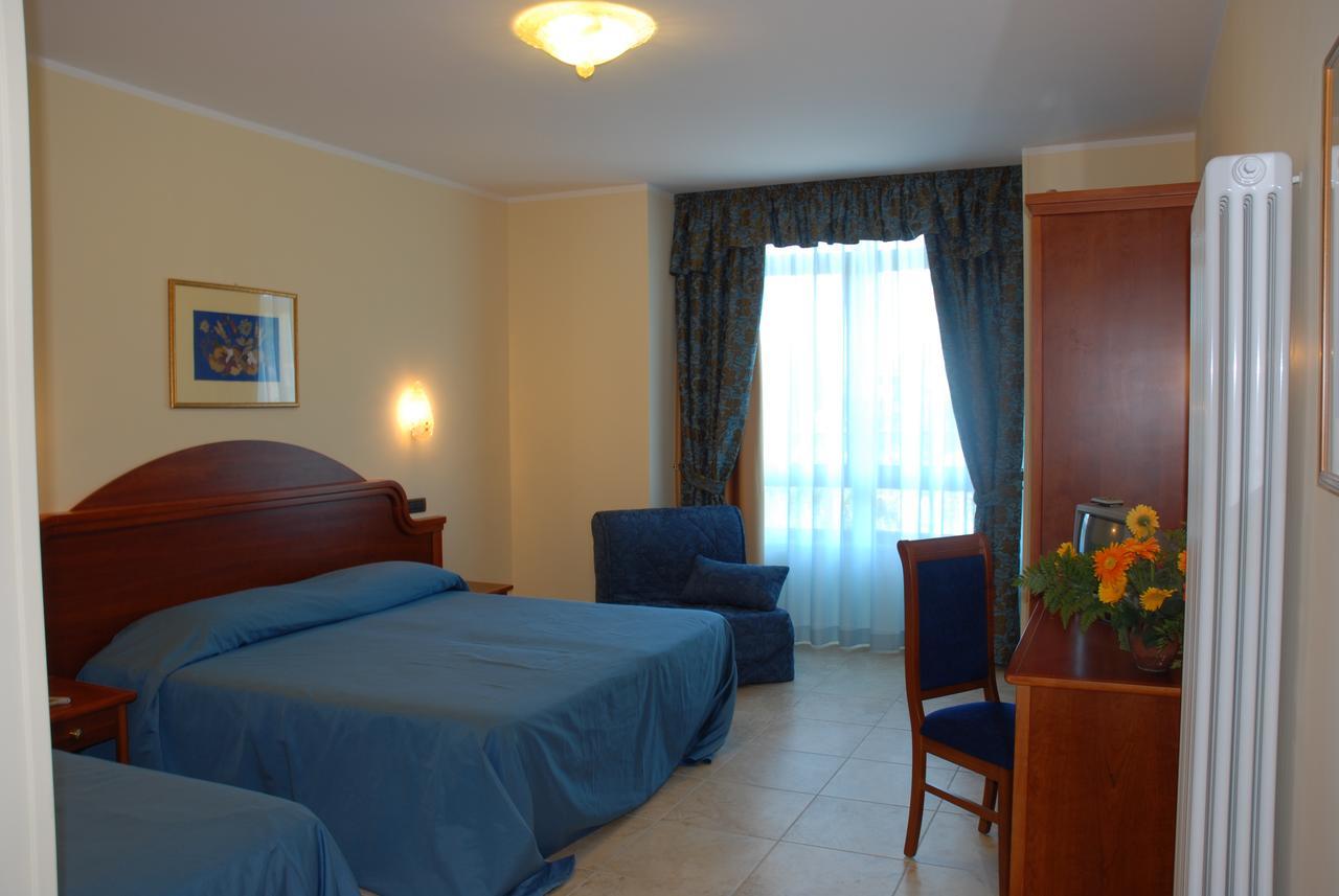 Hotel Duca Di Calabria Serra San Bruno Bagian luar foto